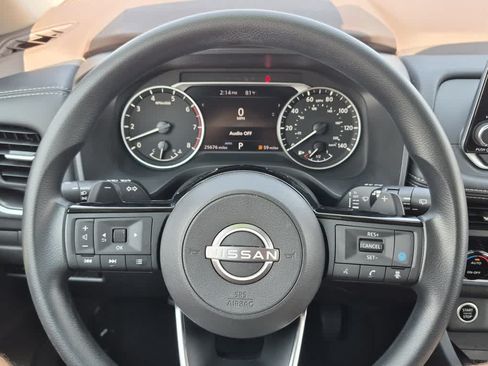 Used 2023 Nissan Rogue SV AWD/4WD image 16