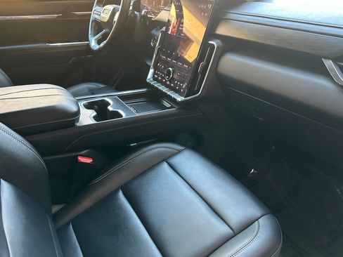 Certified 2024 GMC Acadia Elevation image 21