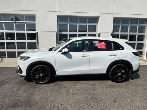 Used 2023 Honda HR-V LX image 3