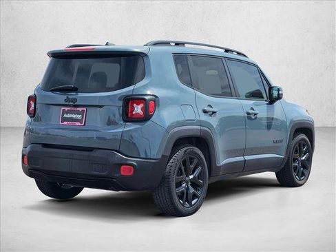 Used 2017 Jeep Renegade Altitude FWD image 5