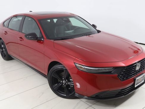 Used 2025 Honda Accord Sport image 19