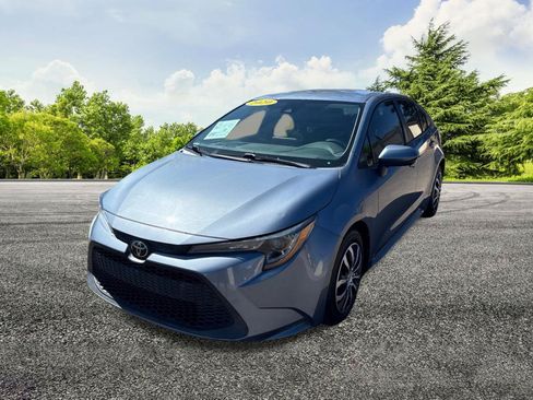 Used 2020 Toyota Corolla LE w/ Carpet Mat Package (TMS) FWD image 3