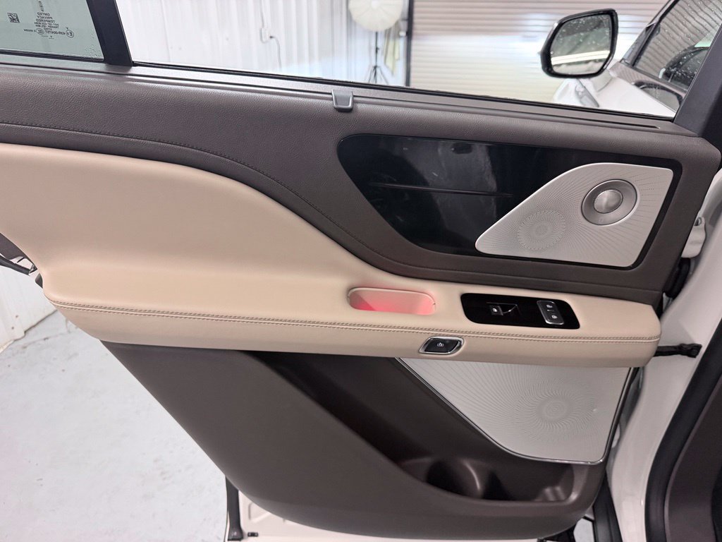 Used 2020 Lincoln Aviator Reserve w/ Equipment Group 202A AWD/4WD image 35