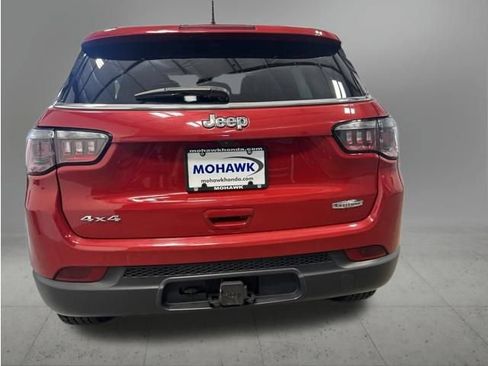 Used 2023 Jeep Compass Latitude w/ Convenience Group AWD/4WD image 9