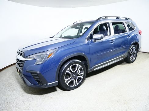 Used 2023 Subaru Ascent Limited w/ Technology Package AWD/4WD image 3