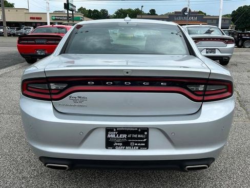 Used 2023 Dodge Charger SXT image 4