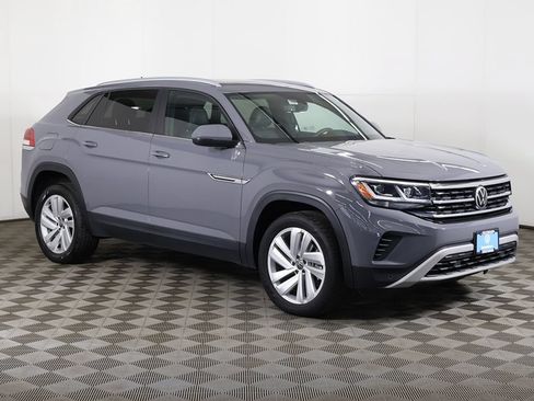 Used 2021 Volkswagen Atlas Cross Sport SE w/ Panoramic Sunroof Package AWD/4WD image 2