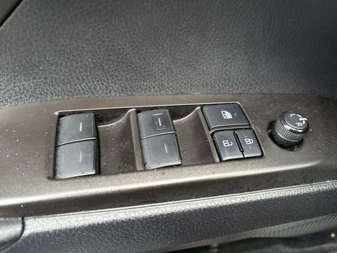 Used 2021 Toyota Camry SE w/ Convenience Package image 12