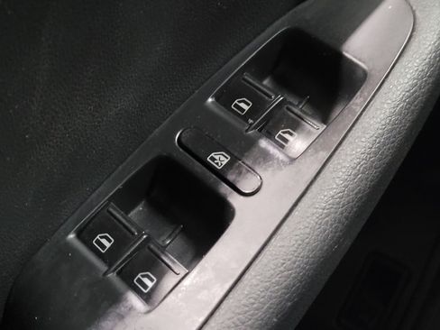 Used 2017 Volkswagen Jetta S image 27