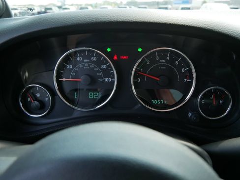 Used 2013 Jeep Wrangler Unlimited Rubicon w/ Connectivity Group AWD/4WD image 29