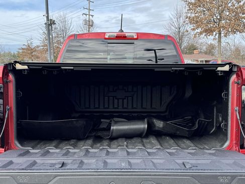 Used 2025 Chevrolet Colorado Z71 image 12