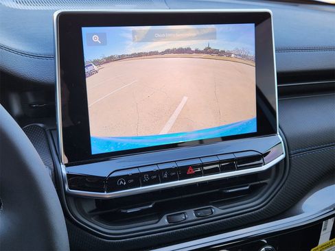 New 2026 Jeep Compass Latitude image 19