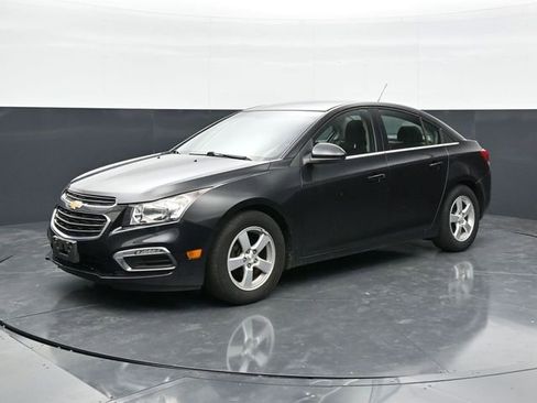 Used 2016 Chevrolet Cruze LT FWD image 3