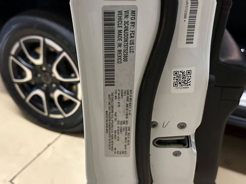 Used 2025 Jeep Compass Trailhawk w/ Trailer Tow Group image 28