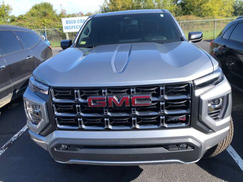 Used 2025 GMC Canyon AT4 AWD/4WD image 2