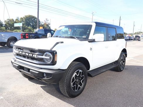 New 2025 Ford Bronco Outer Banks image 6
