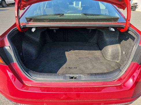 Used 2025 Nissan Altima 2.5 SV FWD image 5