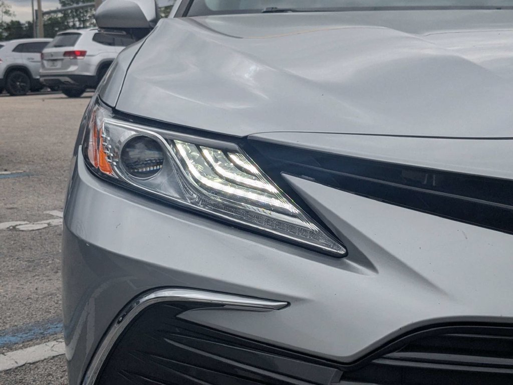 Used 2022 Toyota Camry XLE FWD image 10