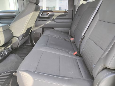 Used 2025 Chevrolet Silverado 2500 LT w/ Convenience Package image 17