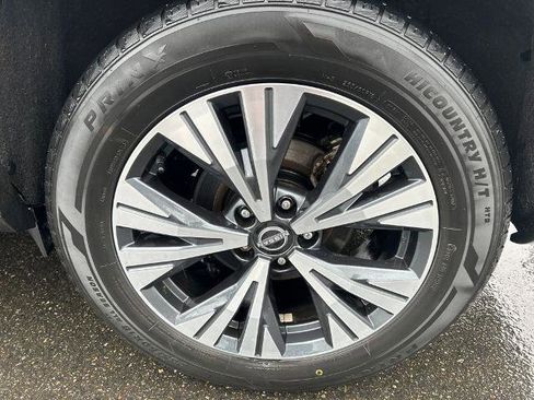 Used 2023 Nissan Rogue SV image 14