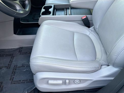 Used 2023 Honda Odyssey EX-L image 18