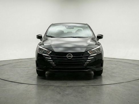 Used 2025 Nissan Versa SV image 2