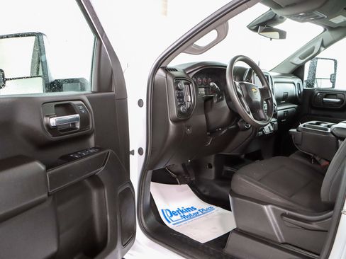 Used 2025 Chevrolet Silverado 3500 W/T w/ WT Convenience Package AWD/4WD image 3