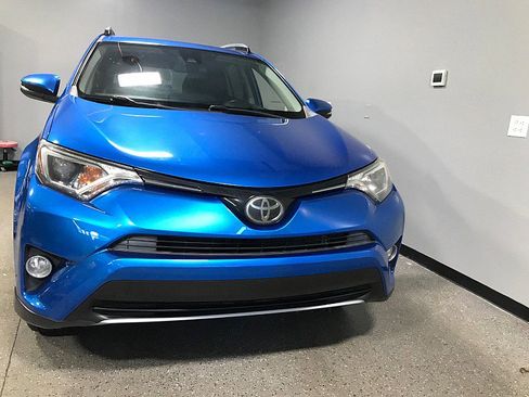 Used 2018 Toyota RAV4 XLE FWD image 8