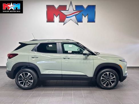 New 2026 Chevrolet TrailBlazer LT w/ LT Cold Weather Package AWD/4WD image 1