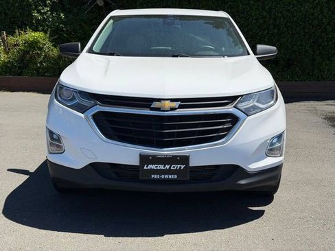 Used 2021 Chevrolet Equinox LS AWD/4WD image 2