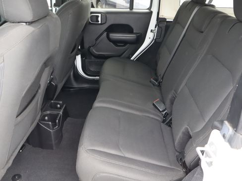 Used 2018 Jeep Wrangler Unlimited Sport S image 33