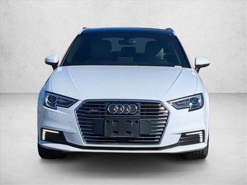 Used 2017 Audi A3 e-tron Premium image 2