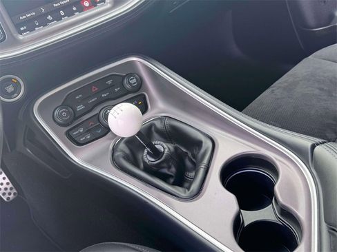 Used 2022 Dodge Challenger R/T Scat Pack w/ Dynamics Package image 17