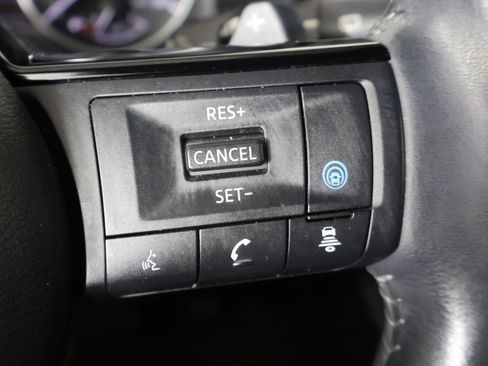 Used 2023 Nissan Rogue SV w/ SV Premium Package image 39