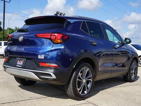 Used 2022 Buick Encore GX Select w/ Advanced Technology Package FWD image 4