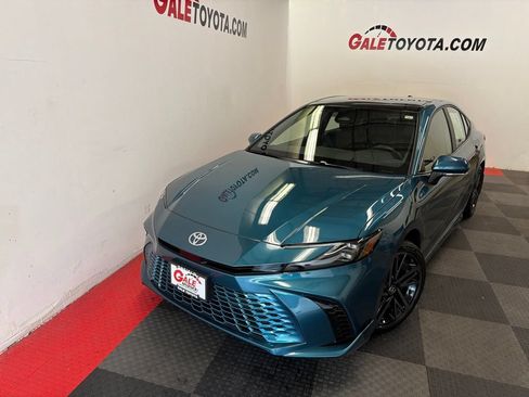 Used 2025 Toyota Camry XSE w/ Premium Package AWD/4WD image 3