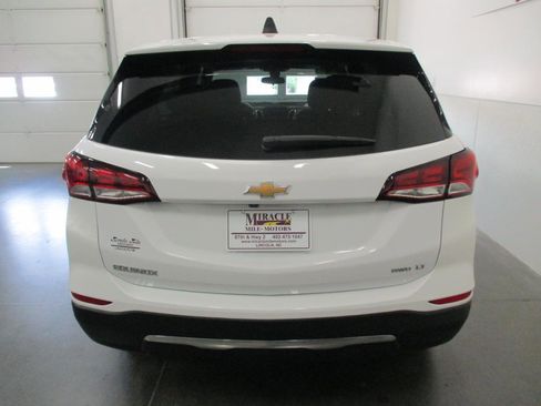 Used 2023 Chevrolet Equinox LT w/ Driver Convenience Package image 5