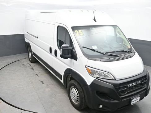 Used 2025 RAM ProMaster 2500 w/ Convenience Group image 24