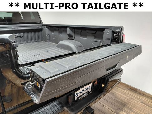 Used 2024 GMC Sierra 2500 AT4 AWD/4WD image 6