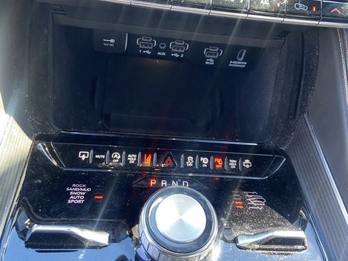 Used 2023 Jeep Grand Wagoneer Series III w/ Rear Seat Video Group 1 image 27