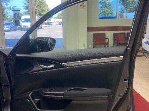 Used 2019 Honda Civic LX image 9