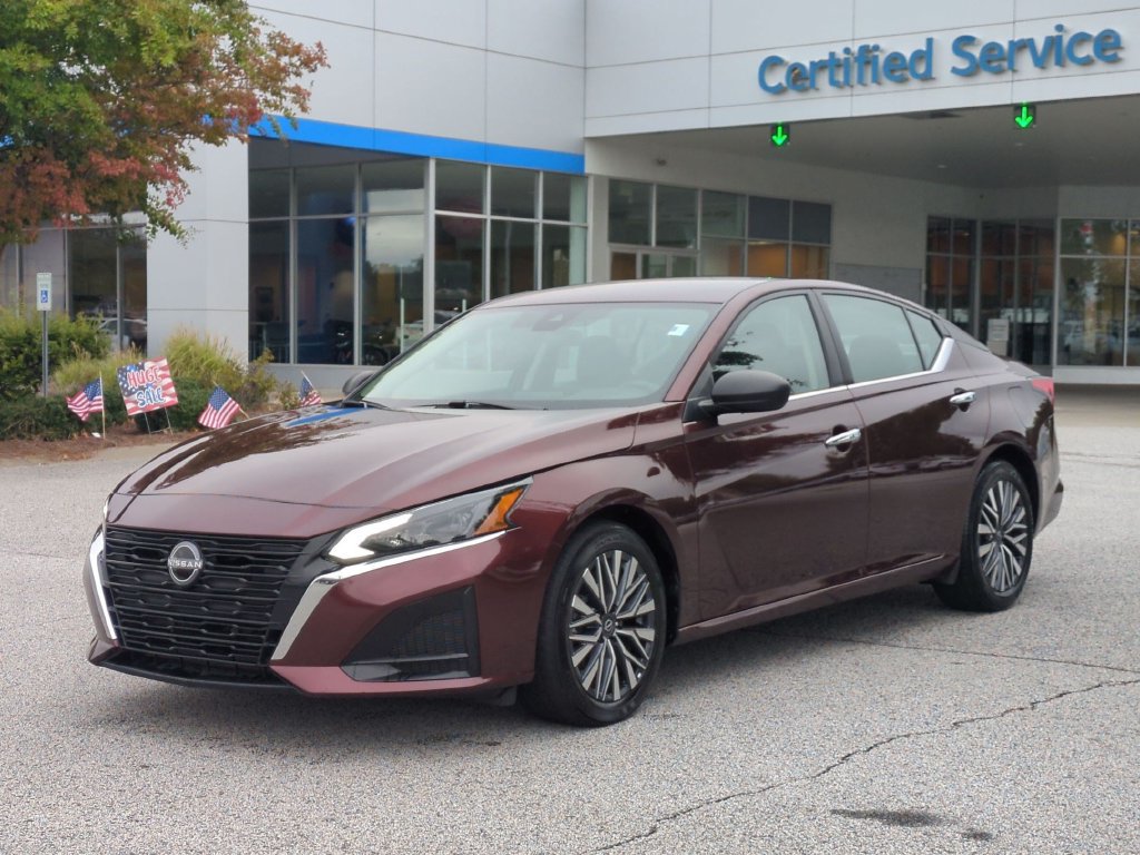 Used 2025 Nissan Altima 2.5 SV FWD image 7