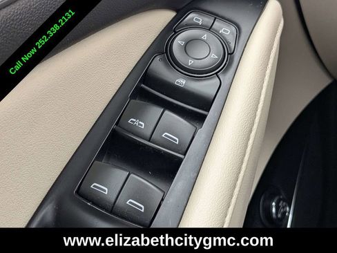 Used 2023 Buick Enclave Essence image 23