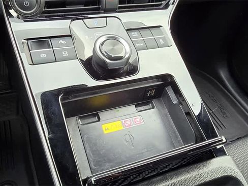 Used 2025 Toyota bZ4X FWD image 17