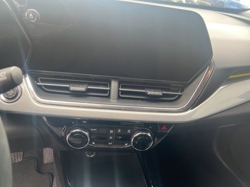 Used 2025 Chevrolet Trax LT w/ Driver Confidence Package image 12