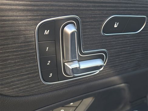 New 2026 Mercedes-Benz GLB 250 image 19