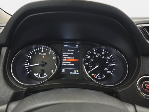 Used 2017 Nissan Rogue SL w/ SL Premium Package AWD/4WD image 16