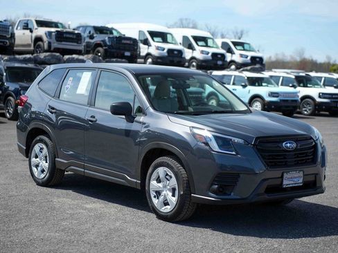 Used 2023 Subaru Forester AWD/4WD image 3