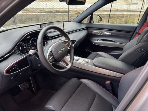 Used 2025 Genesis GV70 2.5T w/ Sport Prestige Package AWD/4WD image 8