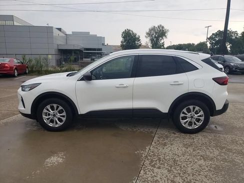 Used 2023 Ford Escape Active w/ Tech Pack #1 AWD/4WD image 9
